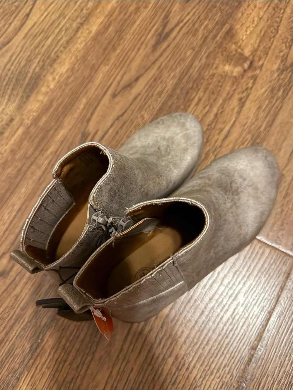 Girls size 7 Wonder Nation NEW Taupe Suede Chelsea Ankle Boots - Classic Style